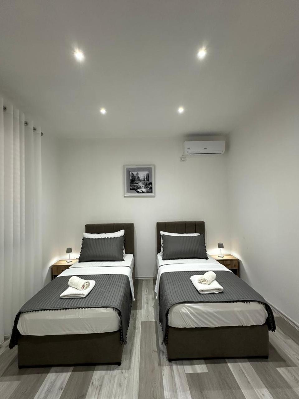 Host Apartments Shkodër Extérieur photo