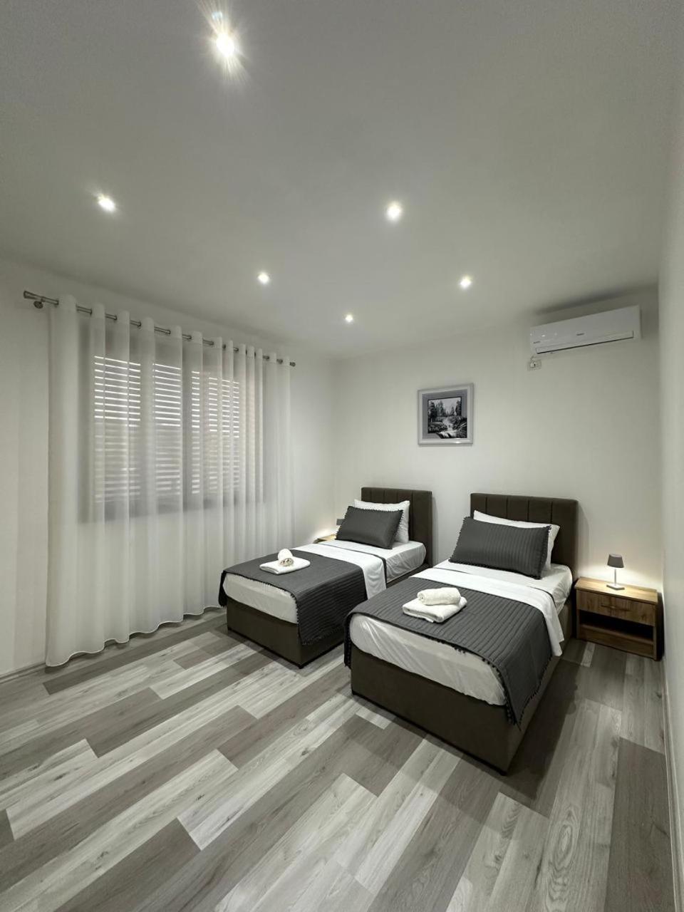 Host Apartments Shkodër Extérieur photo