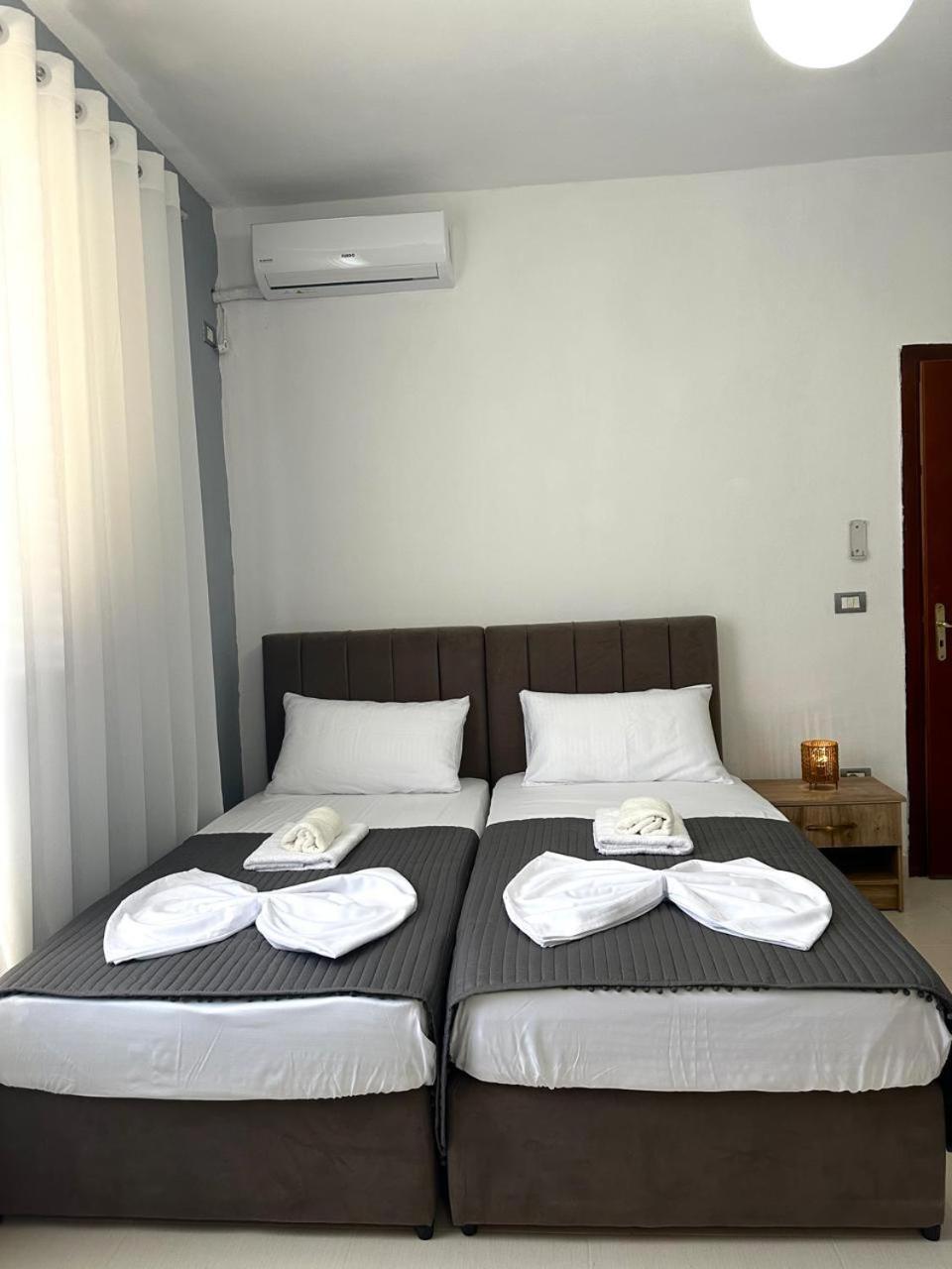 Host Apartments Shkodër Extérieur photo